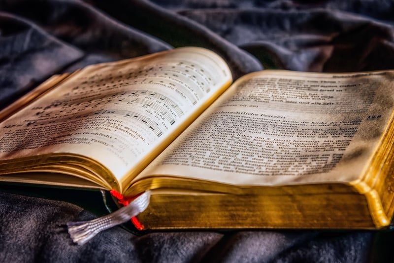 Vintage Book Upcycling